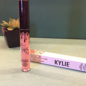 Kylie cosmetics metal lipstick HEIR